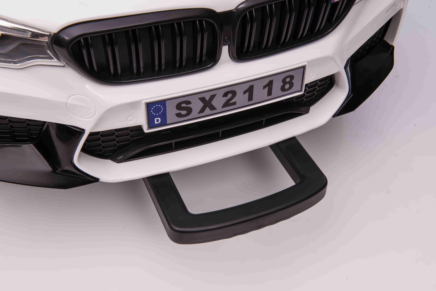 Elektromos kisautó Gio BMW M5 24V gumi kerékkel, bőrüléssel, nyitható ajtókkal, 2.4 GHZ távirányítóval - kép 11